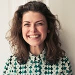 Портрет женщины в деловой одежде